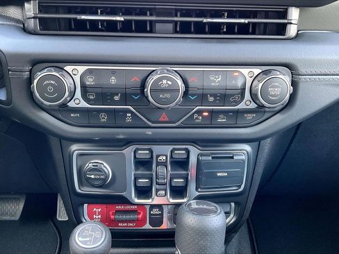 New 2026 Jeep Gladiator Mojave AWD/4WD image 17