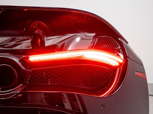Used 2019 McLaren 720S Luxury RWD image 46