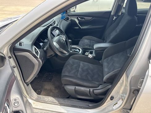 Used 2015 Nissan Rogue S image 3