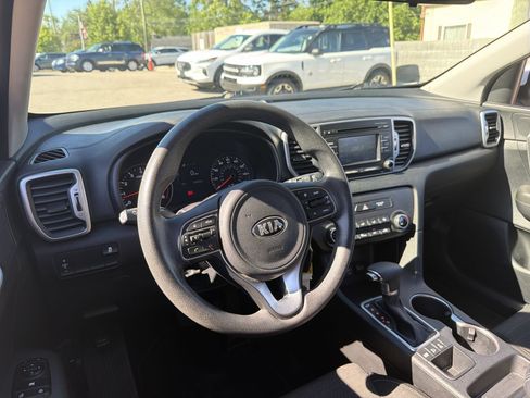 Used 2018 Kia Sportage LX AWD/4WD image 17