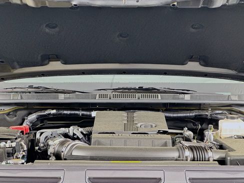 Used 2025 Nissan Frontier SV image 14