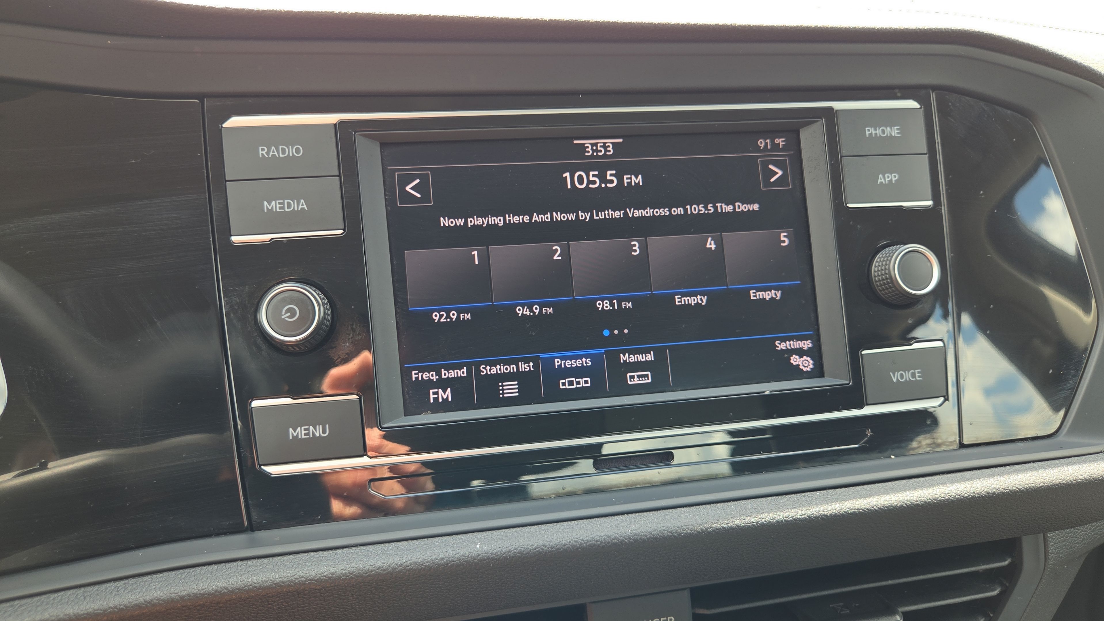 Used 2024 Volkswagen Jetta SE FWD image 19