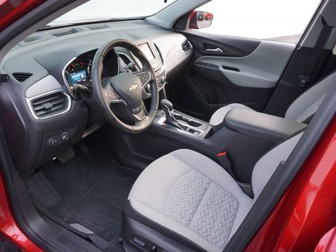 Used 2024 Chevrolet Equinox LT FWD image 9
