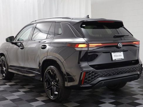 New 2026 Volkswagen Tiguan SE R-Line image 14