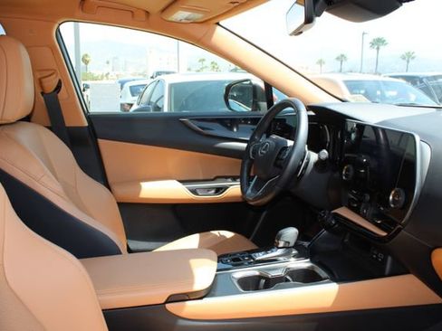 Certified 2025 Lexus NX 250 FWD w/ Accessory Package (2T) image 5