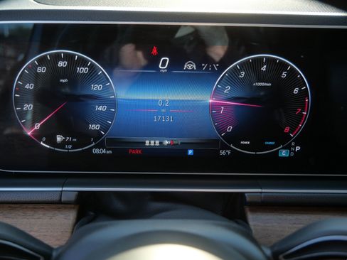 Used 2025 Mercedes-Benz GLE 350 4MATIC w/ Driver Assistance Package image 24
