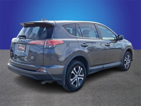 Used 2017 Toyota RAV4 LE image 5