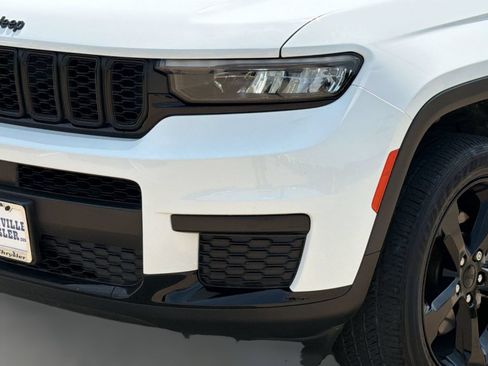 Certified 2023 Jeep Grand Cherokee L Laredo RWD image 12