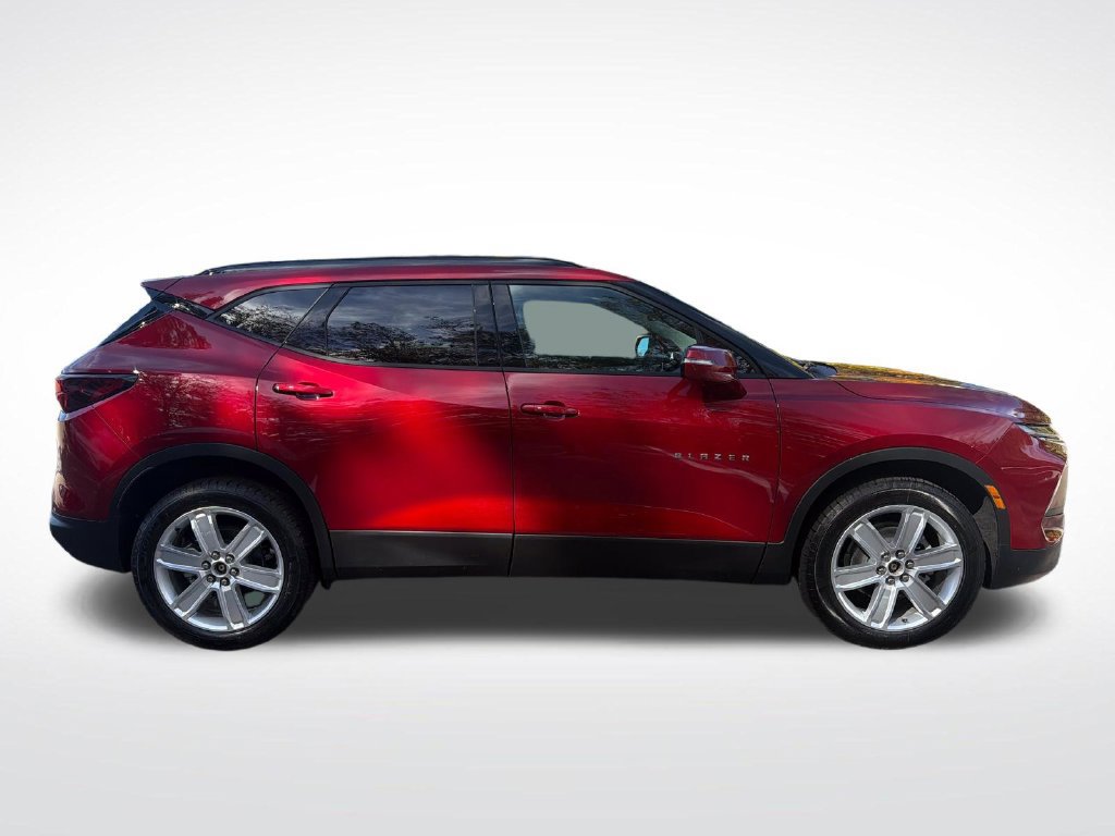 New 2026 Chevrolet Blazer LT w/ LPO, Black Sport Package AWD/4WD image 7