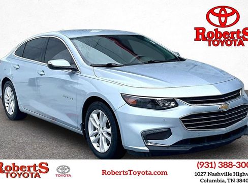Used 2017 Chevrolet Malibu LT w/ Leather Package FWD image 1