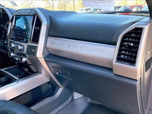Used 2022 Ford F250 Platinum image 16