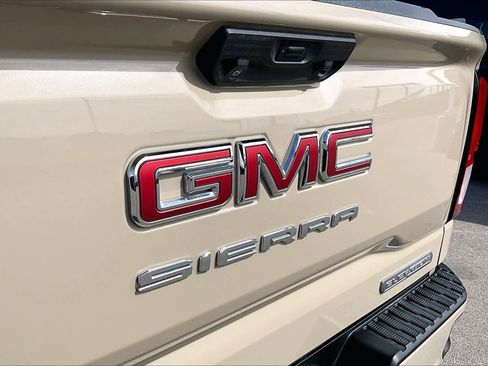 Used 2022 GMC Sierra 1500 Elevation image 10