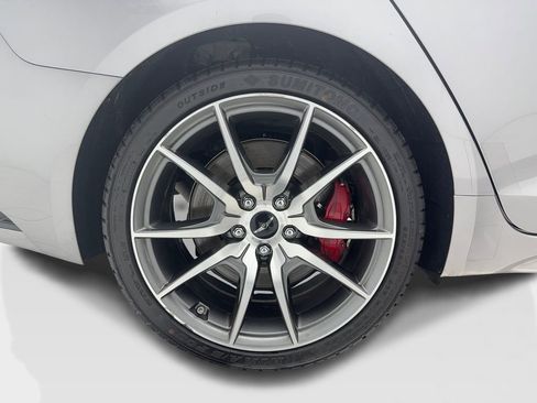 Used 2025 Genesis G70 2.5T RWD image 13