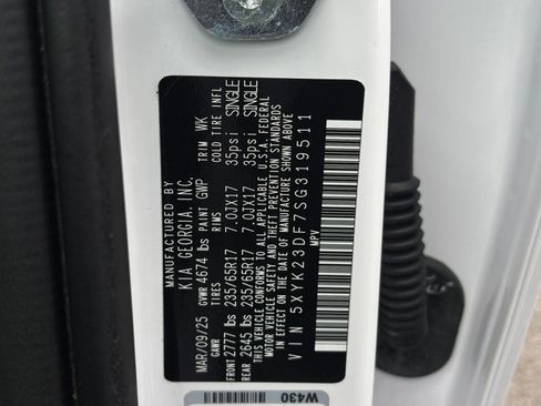 Used 2025 Kia Sportage LX FWD image 28