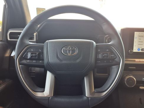 Used 2025 Toyota 4Runner SR5 AWD/4WD image 30