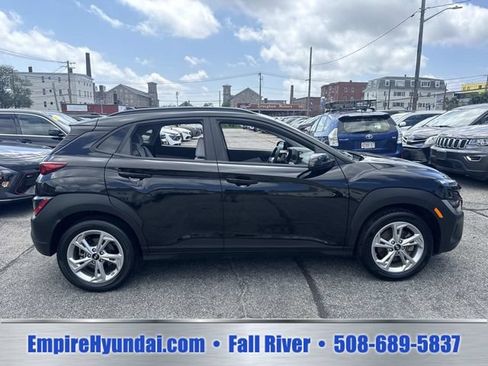 Used 2023 Hyundai Kona SEL AWD/4WD image 3