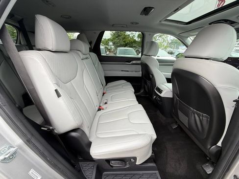 Used 2024 Hyundai Palisade SEL AWD/4WD image 25