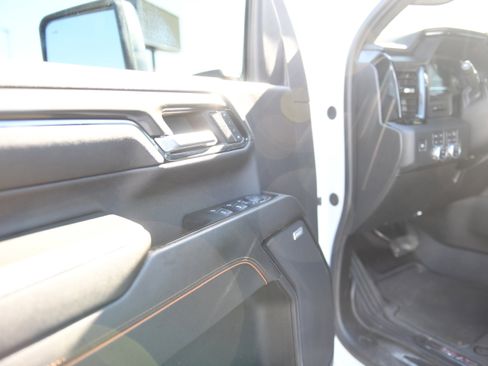 Used 2024 GMC Sierra 2500 AT4 w/ Technology Package image 25