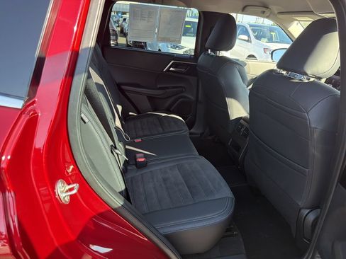 Used 2023 Mitsubishi Outlander SE AWD/4WD image 17
