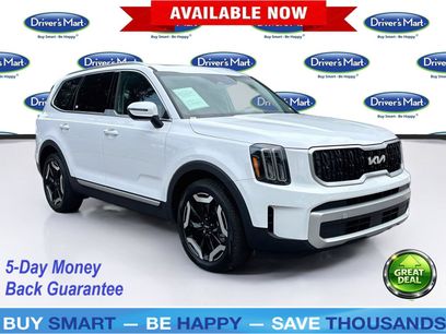 Used 2025 Kia Telluride EX w/ EX Captain's Chair Package