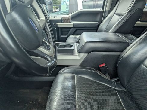 Used 2017 Ford F250 Lariat w/ Lariat Value Package AWD/4WD image 8