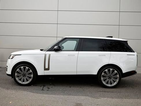 New 2026 Land Rover Range Rover SE image 4