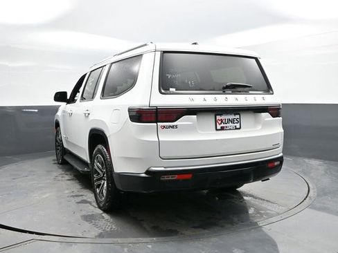 Used 2024 Jeep Wagoneer Series II AWD/4WD image 7