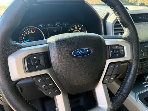Used 2015 Ford F150 Lariat image 23