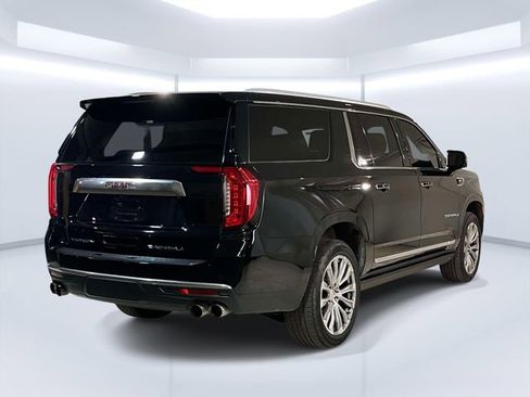 Used 2022 GMC Yukon XL Denali w/ Denali Ultimate Package AWD/4WD image 9