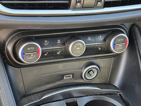 Used 2022 Alfa Romeo Stelvio Ti AWD/4WD image 20