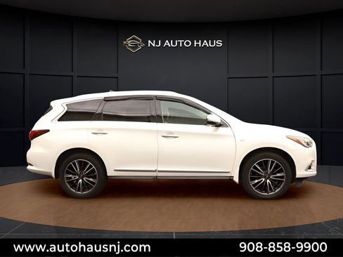 Used 2016 INFINITI QX60 Luxe w/ Deluxe Technology Package AWD/4WD image 14
