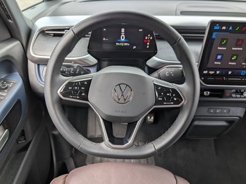 Used 2025 Volkswagen ID. Buzz Pro S RWD image 23