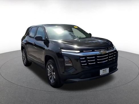 Used 2025 Chevrolet Equinox LT image 3