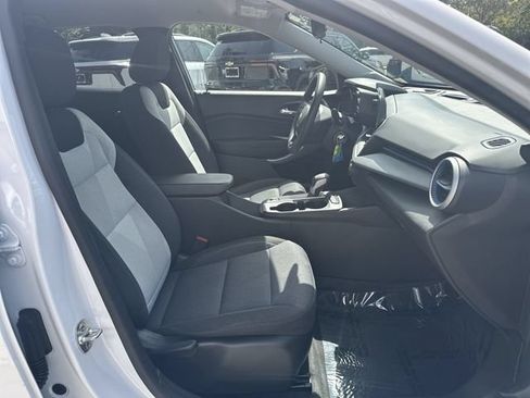 Used 2025 Chevrolet Trax LS FWD image 29