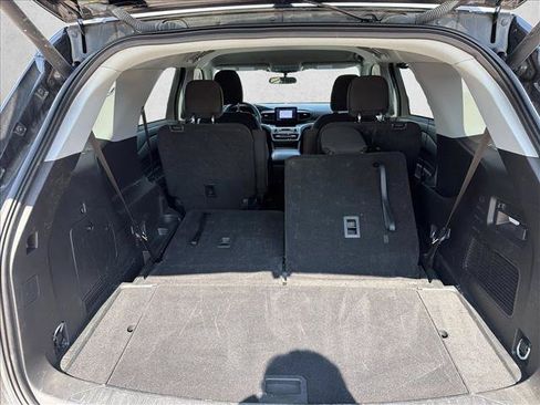 Used 2023 Ford Explorer XLT RWD image 20