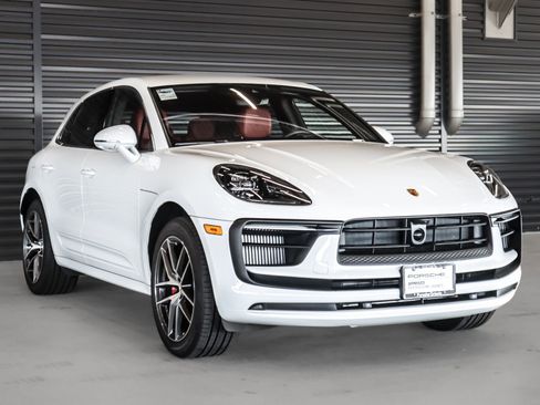 Used 2025 Porsche Macan S image 7