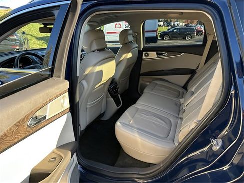 Used 2019 Lincoln Nautilus Reserve w/ Ultimate Package image 12