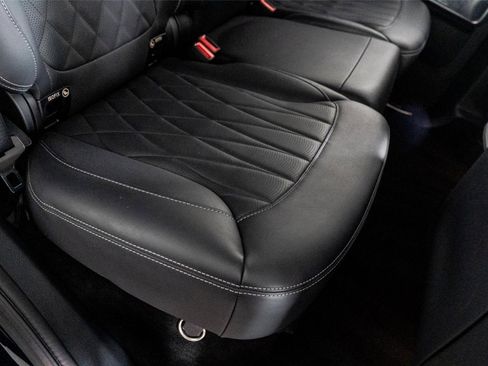 Used 2025 Mercedes-Benz G 63 AMG 4MATIC image 35