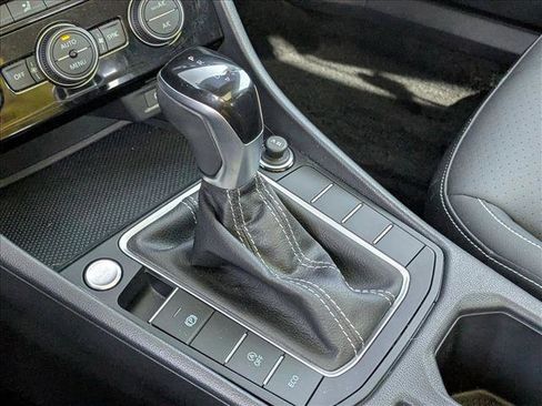 Used 2024 Volkswagen Jetta SE image 12