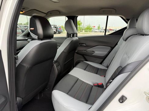 Used 2024 Nissan Kicks SR w/ SR Premium Package FWD image 11