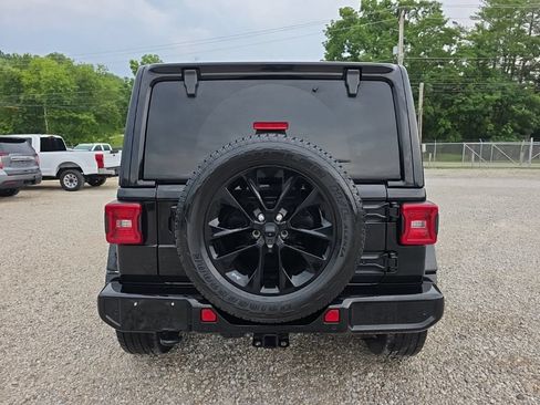 Used 2021 Jeep Wrangler Unlimited Sahara AWD/4WD image 6