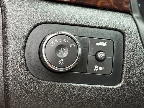 Used 2013 Chevrolet Impala LTZ FWD image 17