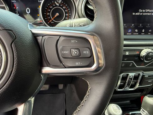 Used 2023 Jeep Gladiator Overland image 26