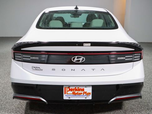 Used 2025 Hyundai Sonata SEL FWD image 8