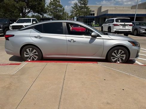 Used 2023 Nissan Altima 2.5 S FWD image 4