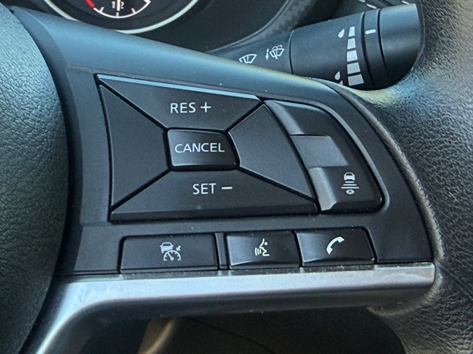 Used 2025 Nissan Sentra SV FWD image 22