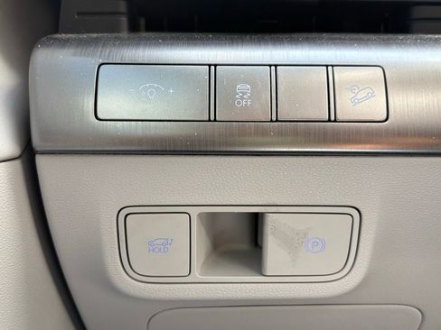 Certified 2024 Hyundai Kona Limited image 24