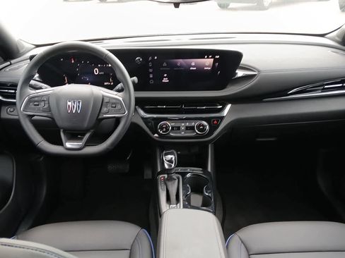 Used 2025 Buick Envista Sport Touring FWD image 23