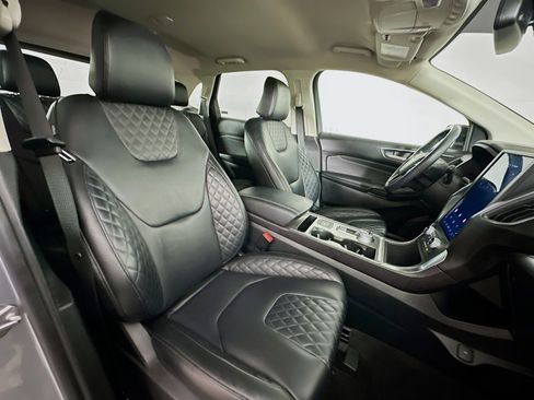 Used 2024 Ford Edge Titanium image 29