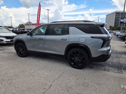 Used 2024 Chevrolet Traverse RS w/ LPO, Floor Liner Package FWD image 10